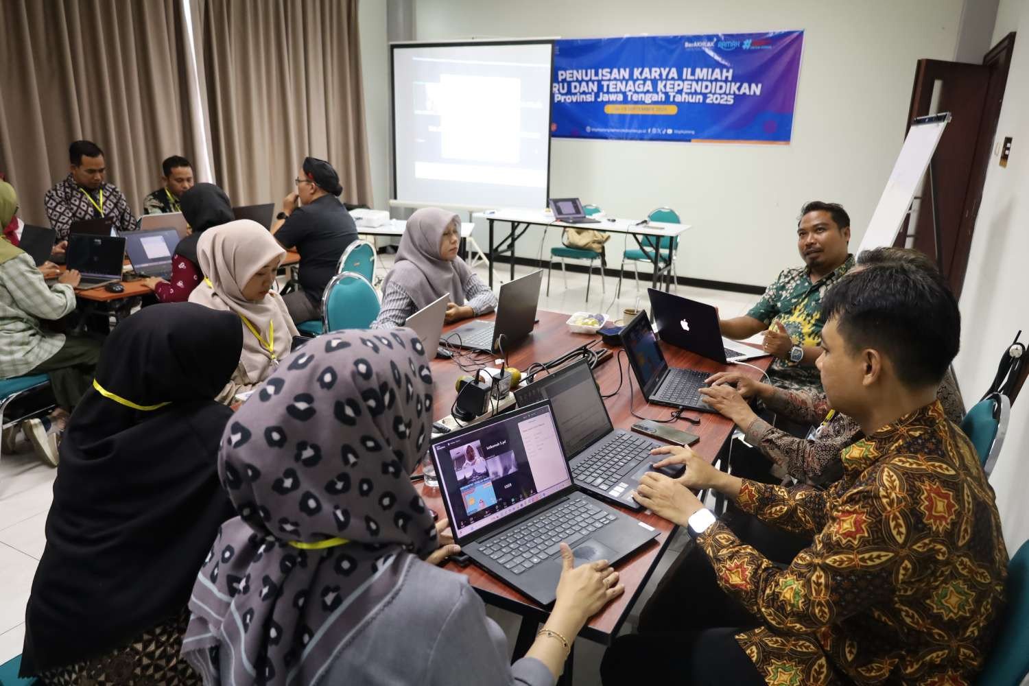 Guru dan Tenaga Kependidikan Jateng Ikuti Penulisan Karya Ilmiah