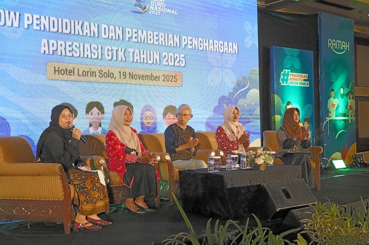 BBGTK Jawa Tengah Perkuat Transformasi Pendidikan Melalui Talkshow “Berpikir Global, Bertindak Lokal” dan Pemberian Penghargaan Apresiasi GTK 2025